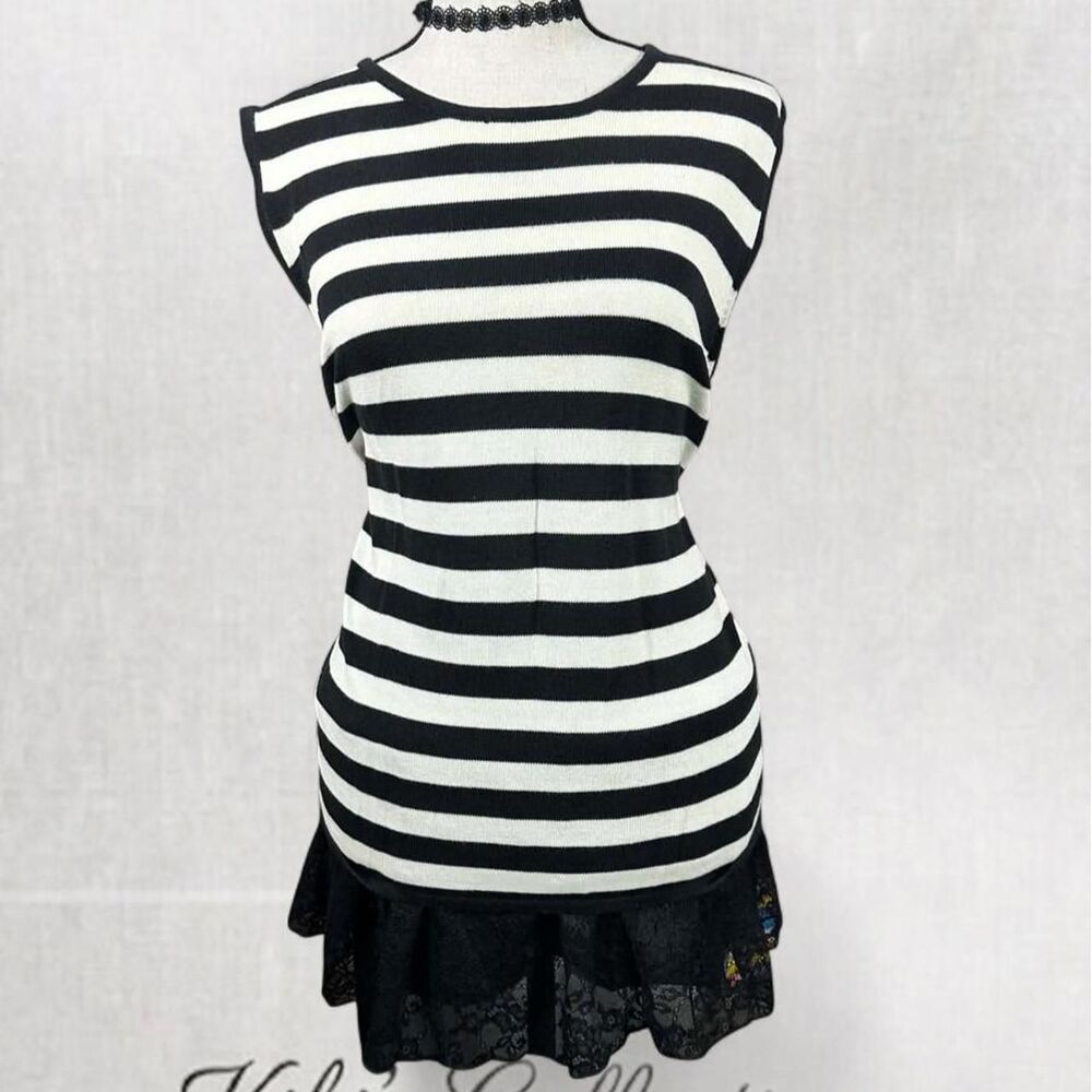 Y2K Black and White Retro Style Striped Sleeveless Top